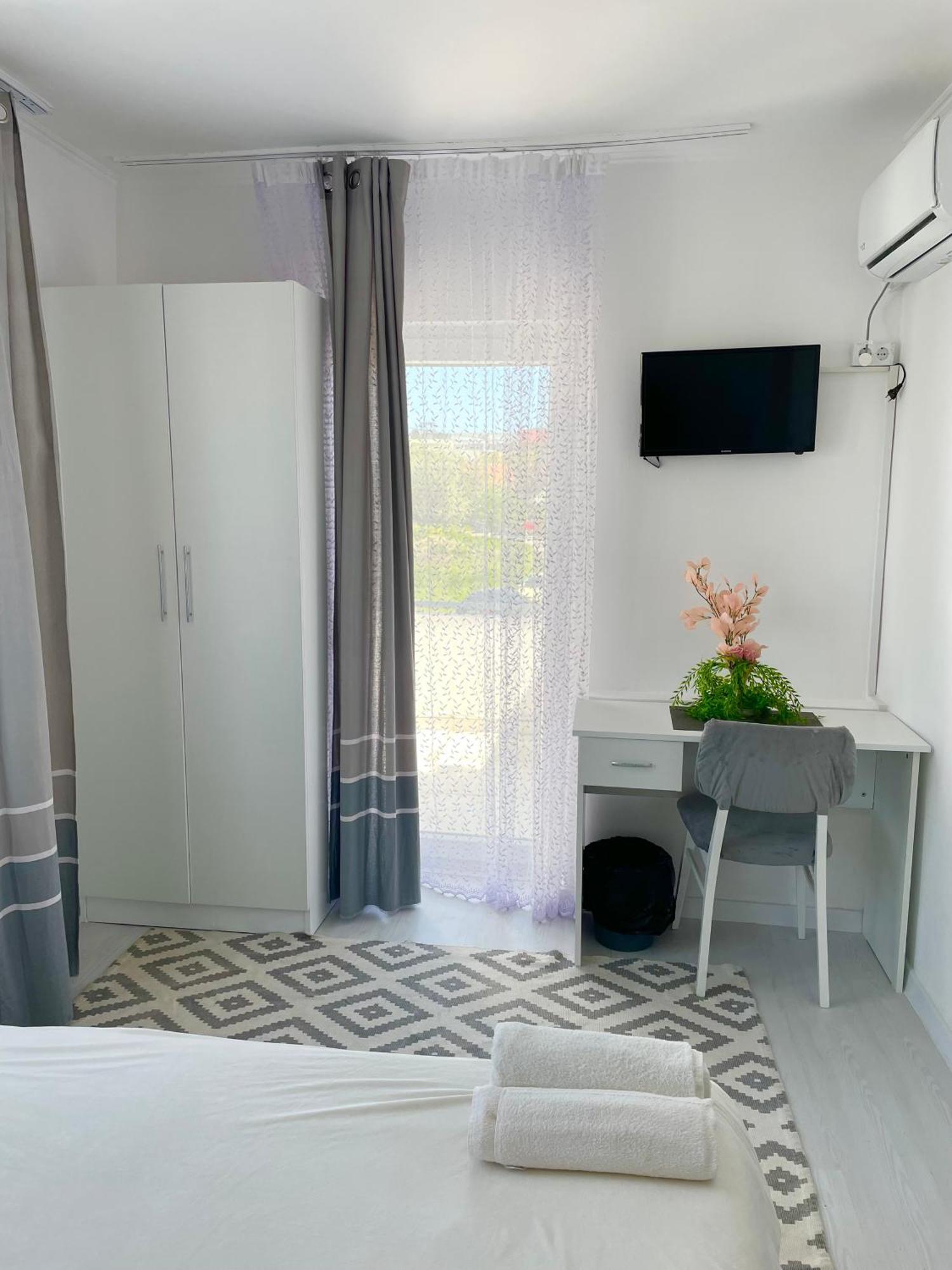 Vila Cris Apartments Navodari Exterior photo